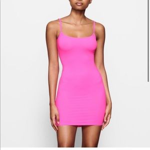 SKIMS pink bodycon mini dress 💕